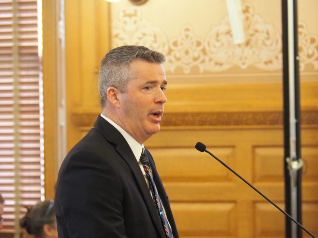 Kansas ‘back to work act' would force state employees to return to offices