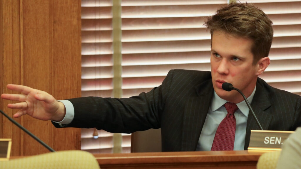 Kansas Senate Democrat breaks from party to add tax credit to fetal child support bill