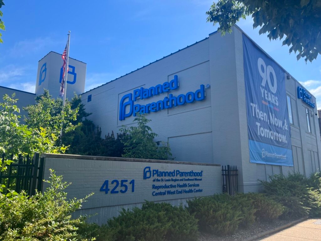 Kansas abortion clinics could take on more patients in Missouri ban fallout