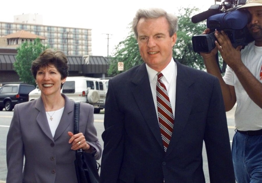 Lawmakers, officials respond to the death of Gov. Jim Guy Tucker