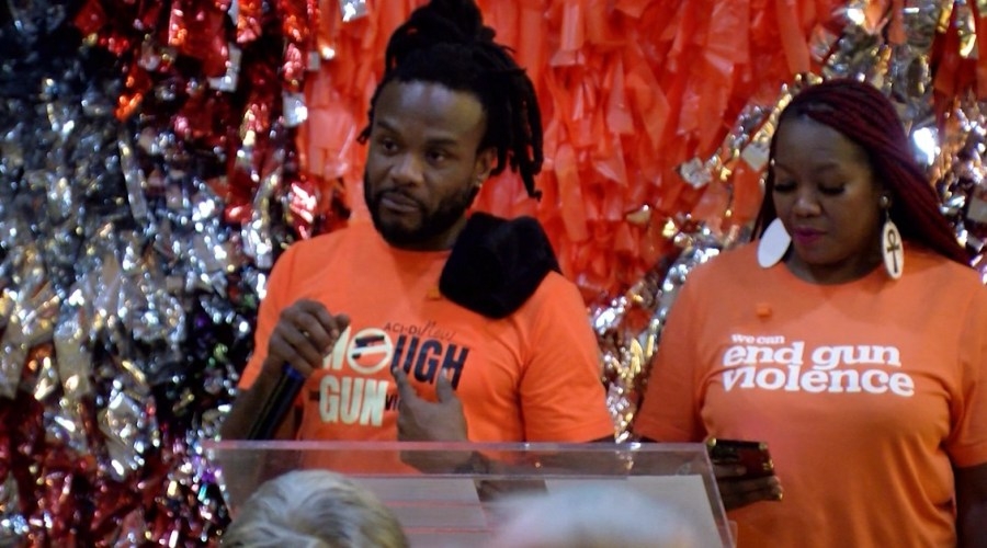 Little Rock families raise awareness of gun violence during Wear Orange weekend