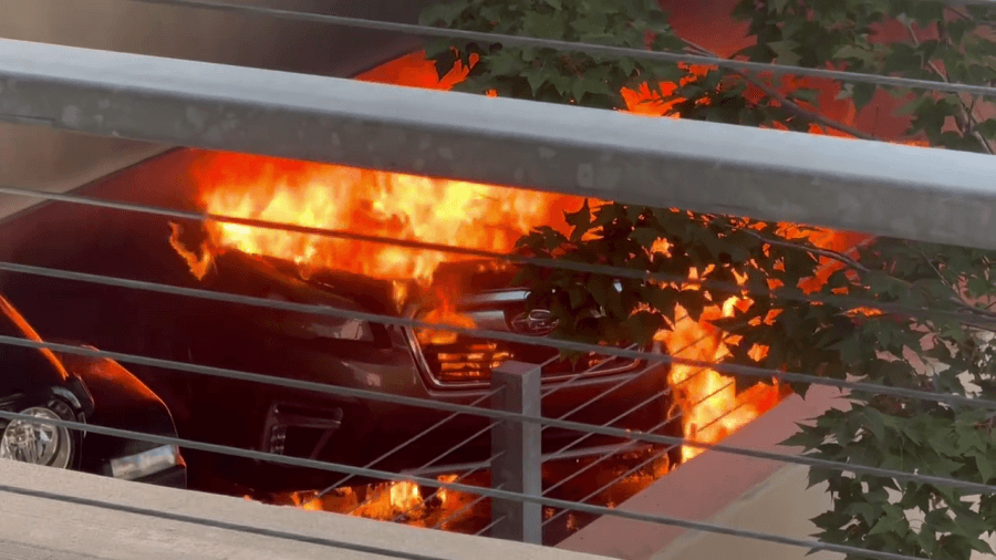 Cars catch fire in parking deck in downtown Little Rock near Arkansas Capitol