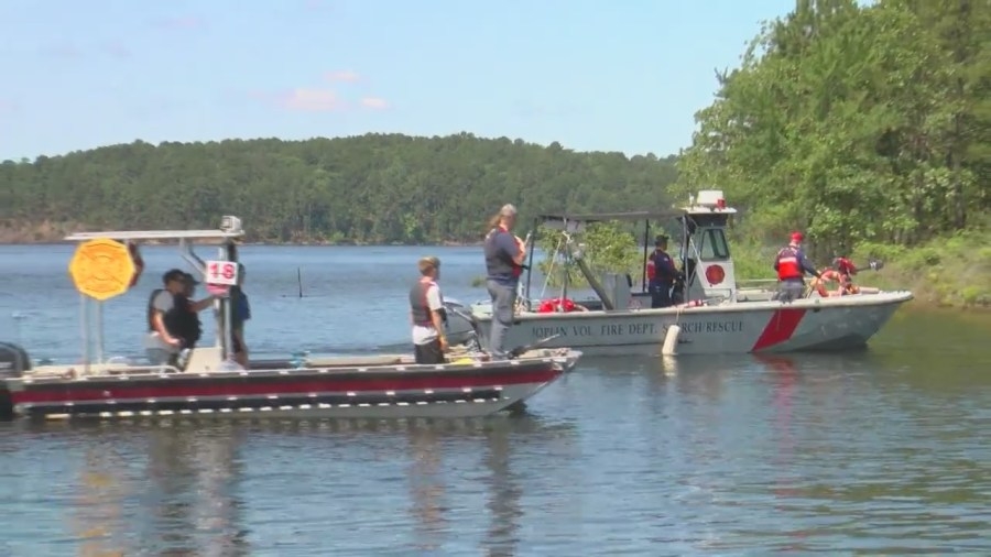 Firefighters and EMS from different counties gather for boat safety training in Arkansas