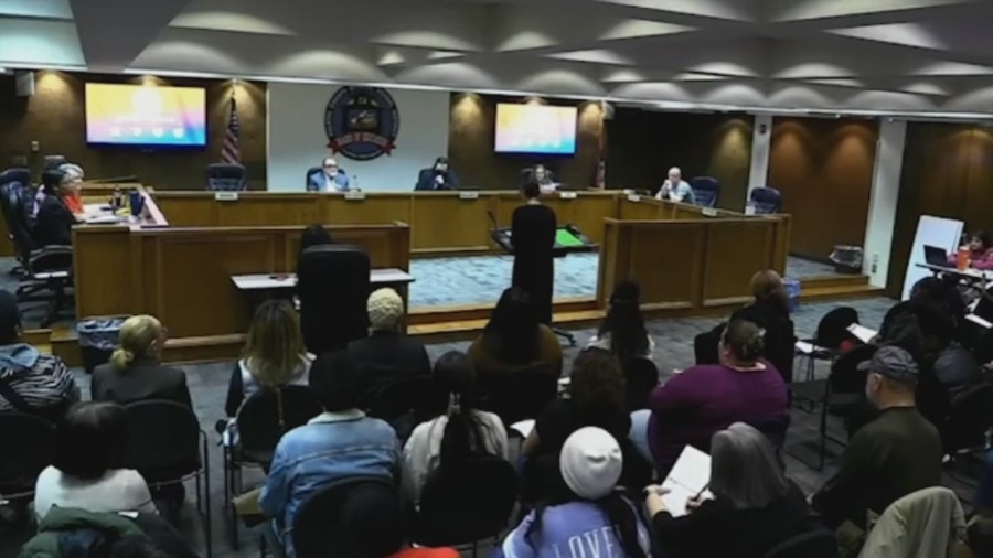 Board members called to resign by public during Pulaski County Special School District meeting