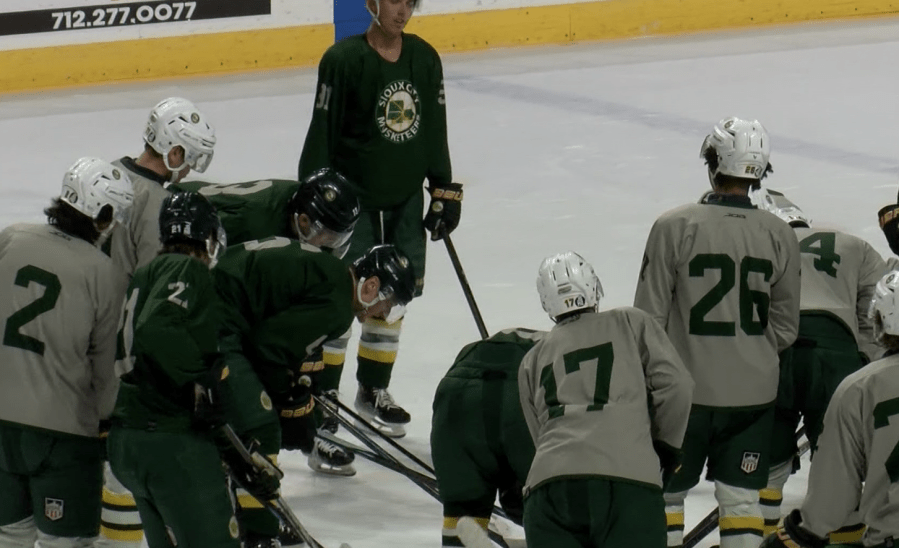 Musketeers in search of securing home ice advantage in Clark Cup Playoffs