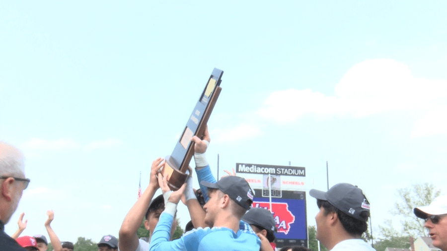 Falcons fly to history! West Sioux boys soccer wins first-ever IHSAA State title with 2-1 OT win against Van Meter