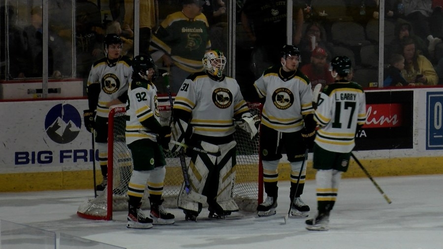 Musketeers' Clark Cup chase comes to a close after falling to Lincoln 2-0 in game 3 of Western Conference semifinals