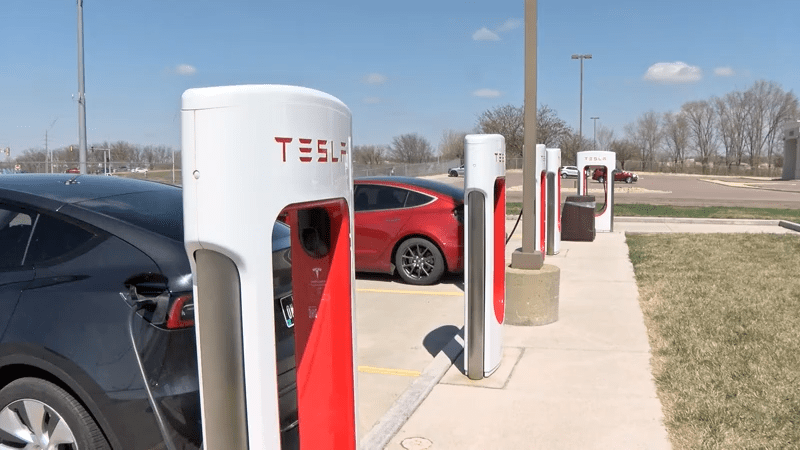 Harassment and vandalism not an issue for Siouxland Tesla owners