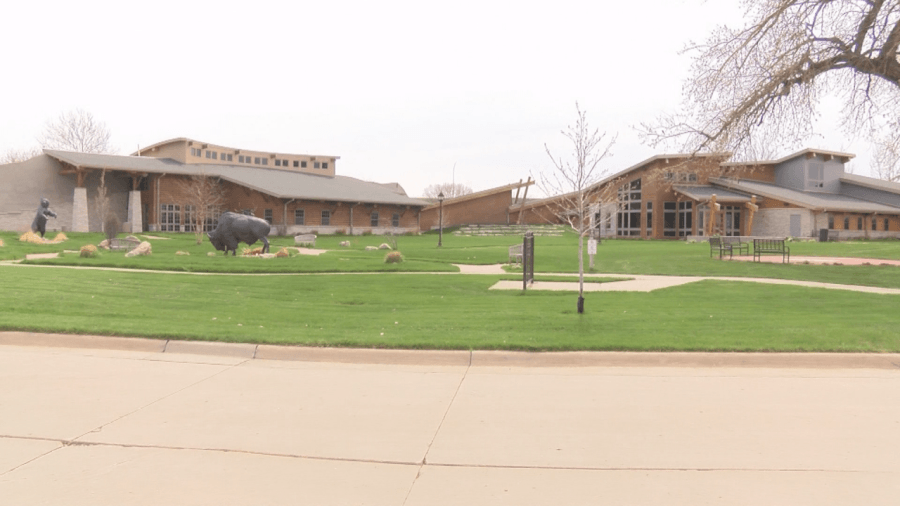 Native American dance group coming to Lewis and Clark center for free show