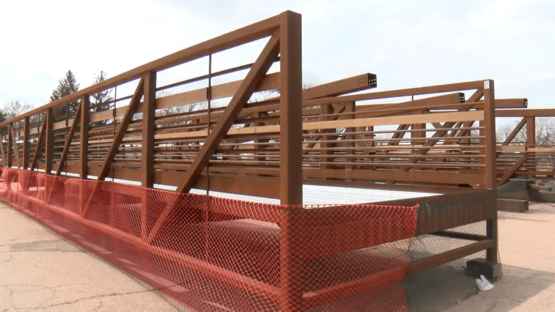 Construction resumes on Big Sioux Pedestrian Bridge