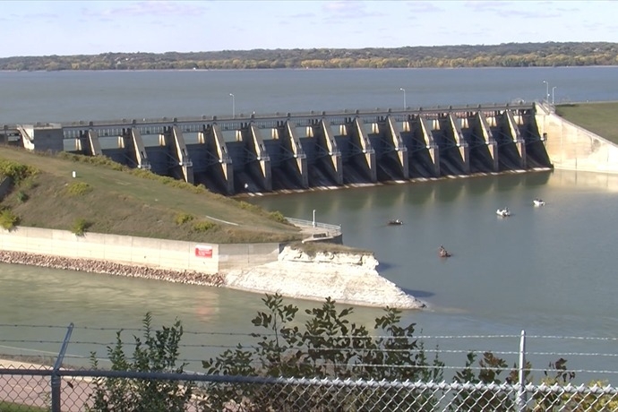 Dry condition results in below half average of runoff into Missouri River