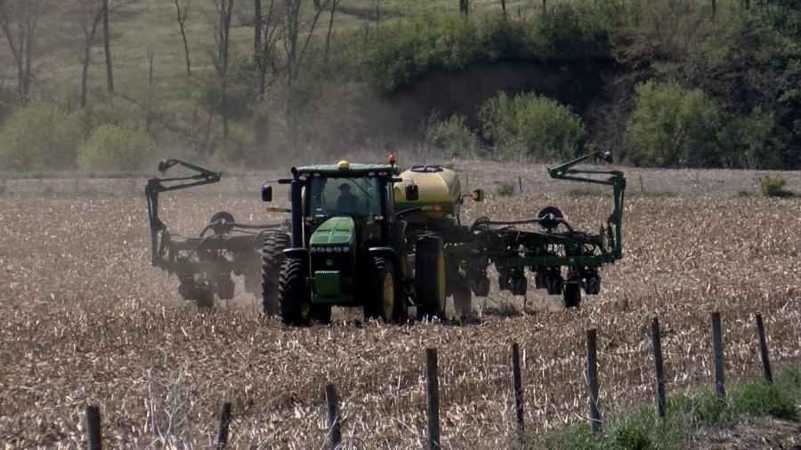Many farmers nearly done with planting; agronomists release soil moisture survey