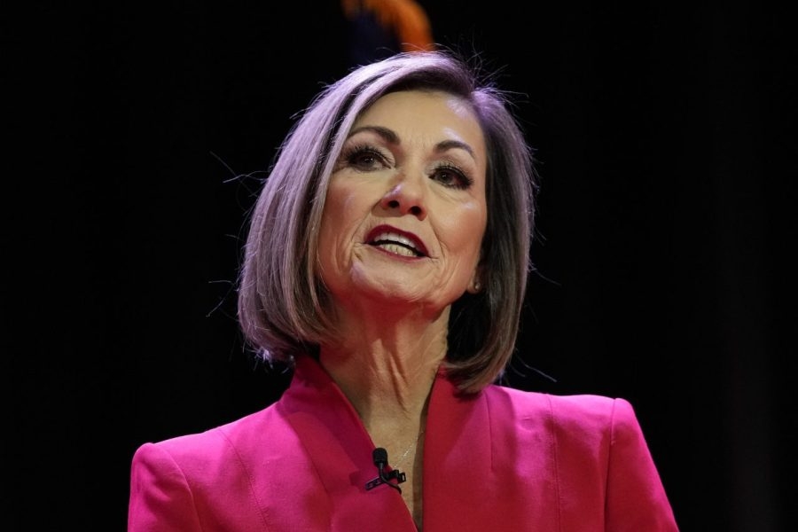 Iowa Gov. Reynolds signs bill to reform pharmacy benefit managers