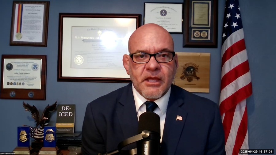 Former ICE director explains how detainee processing works