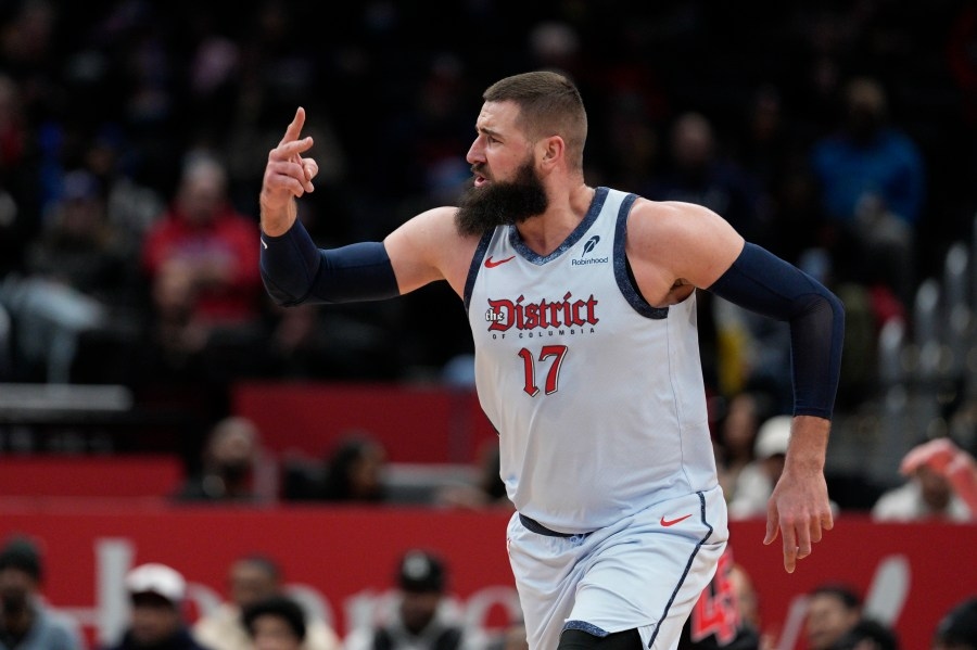 Valančiūnas trade to Nuggets made official following short-lived issue