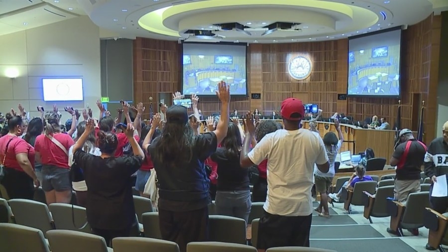 Aurora City Council will not hold in-person meetings until Kilyn Lewis lawsuit concludes