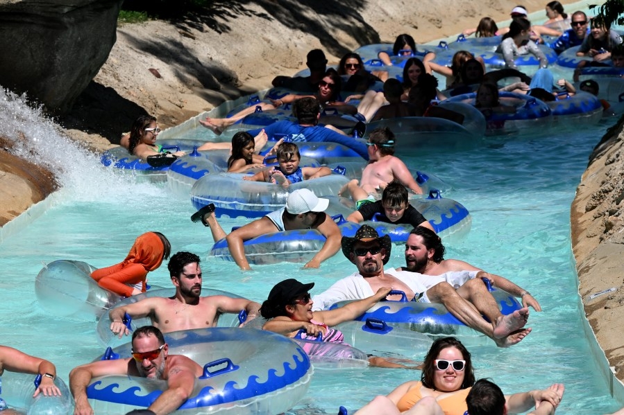Water World closed Sunday ahead of Memorial Day due to weather