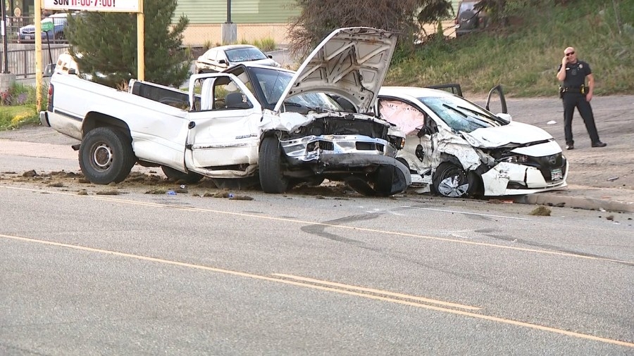Witness details seeing speeding truck eluding police; ending in a crash injuring 5 people
