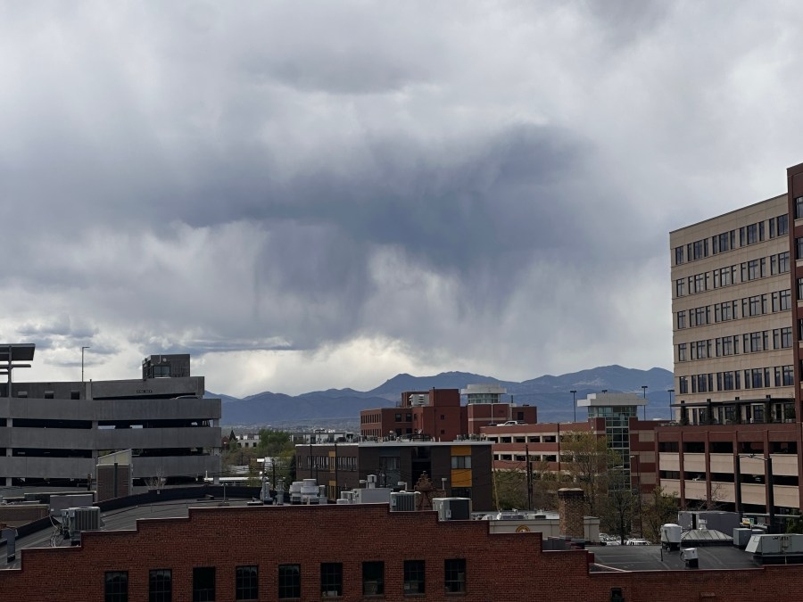 Denver weather: These clouds make it look like it is raining when it is dry