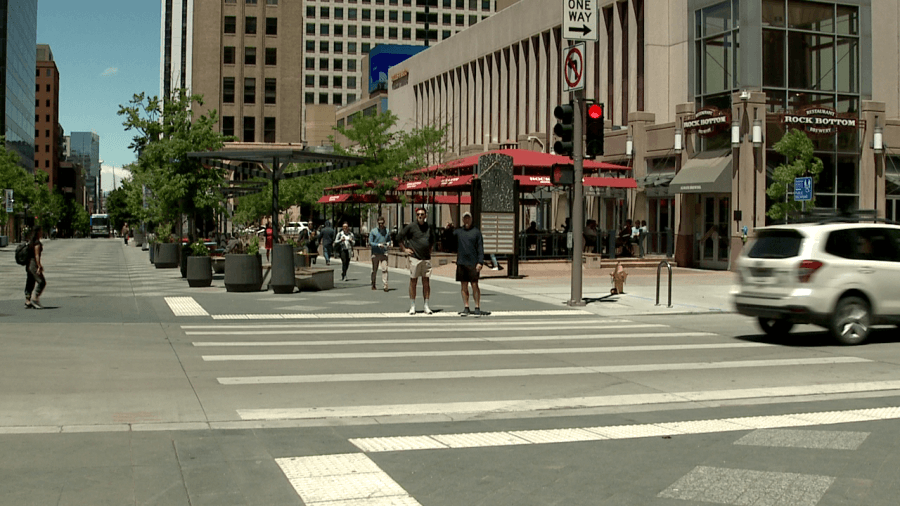 Thousands flock to 16th Street concert, raising hopes of an economic comeback