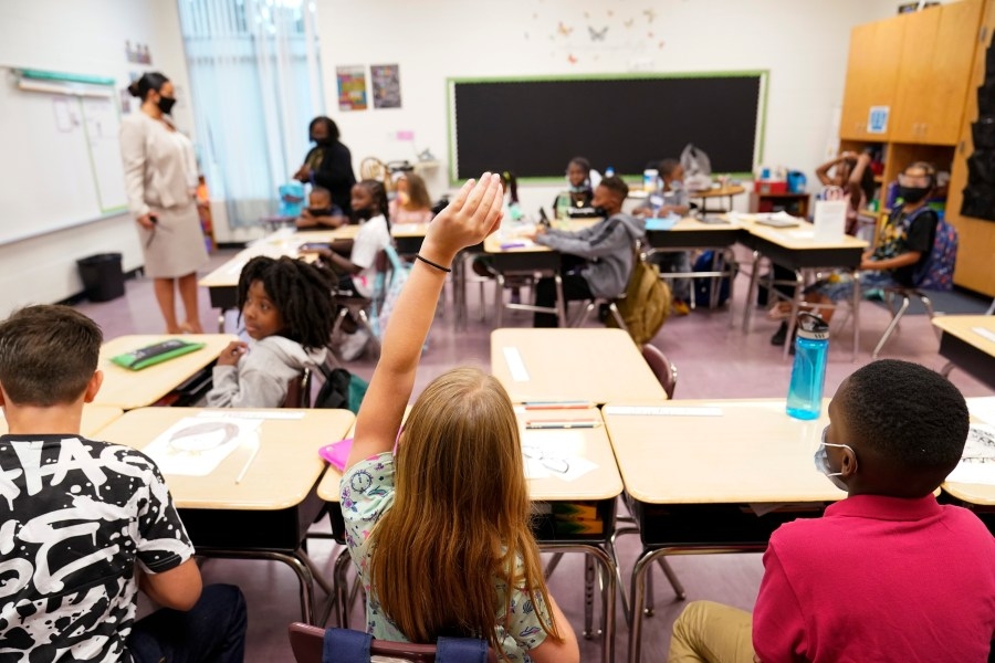 Aurora Public Schools poised to approve salary increase, teachers union agreement