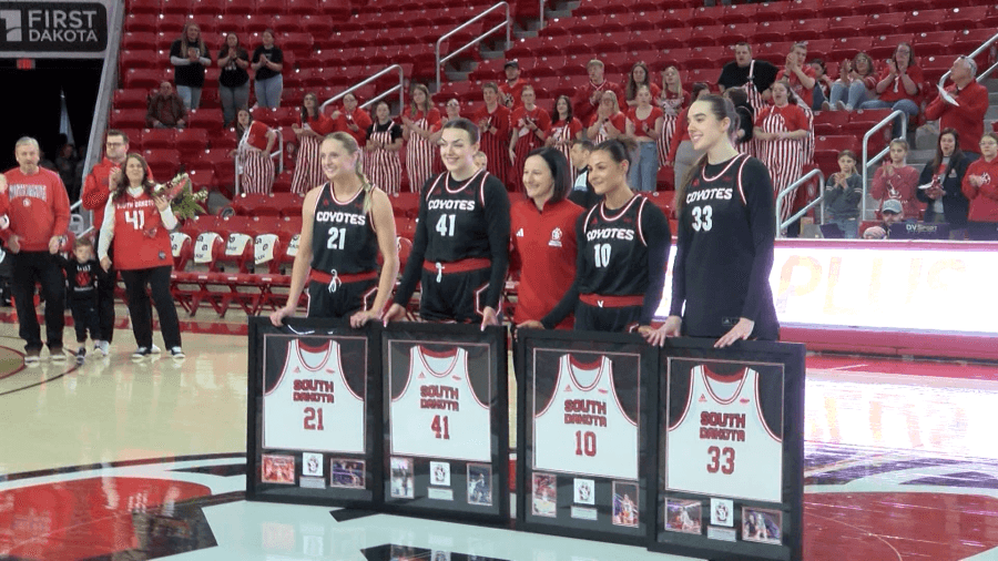 USD women fall in regular season finale to Denver