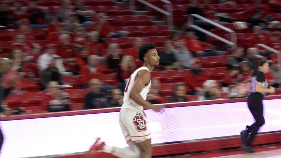 Stellar second half helps USD men hand Omaha first conference loss