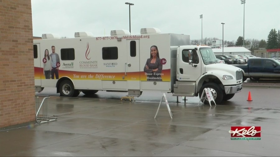 Students encourage peers to donate blood, save lives
