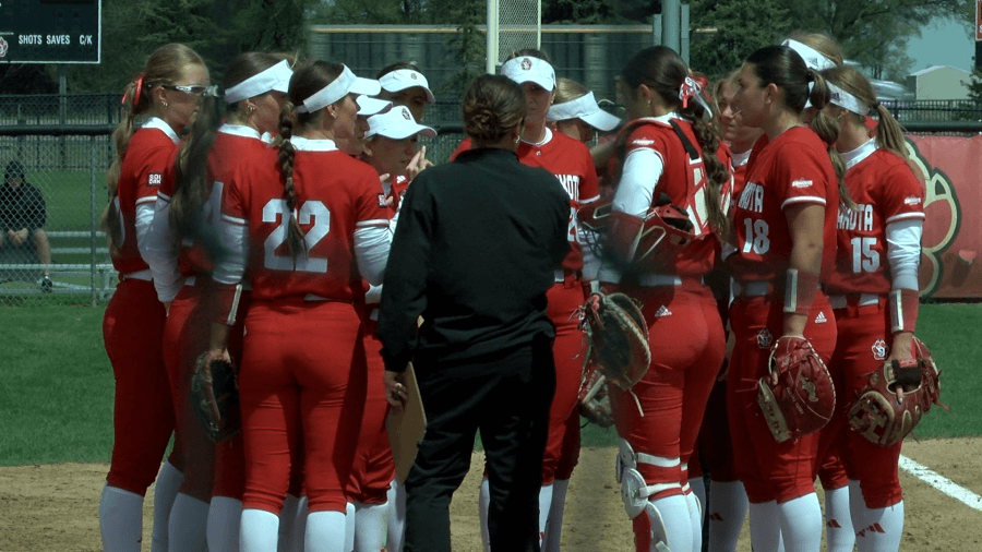 USD softball sweeps Kansas City Friday
