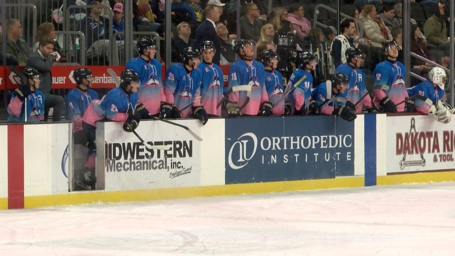 Stampede snaps Stars streak