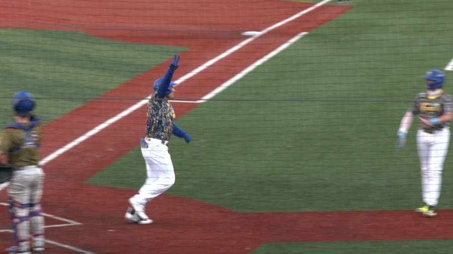 Estrada homers, Canaries defeat Cleburne