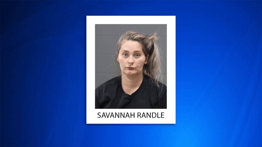 Woman charged in deadly shooting plans to plead guilty