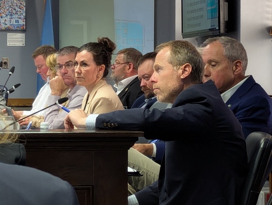 Task force wants a cheaper plan for new men's prison