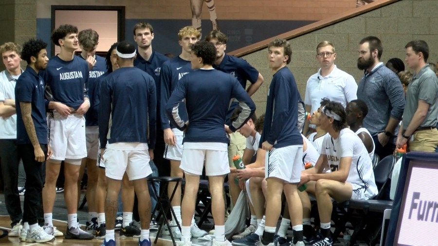 Augustana Men stops late rally for win over Beavers
