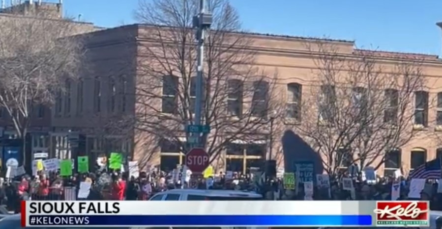 Sioux Falls food drive supports pantries hit by cuts