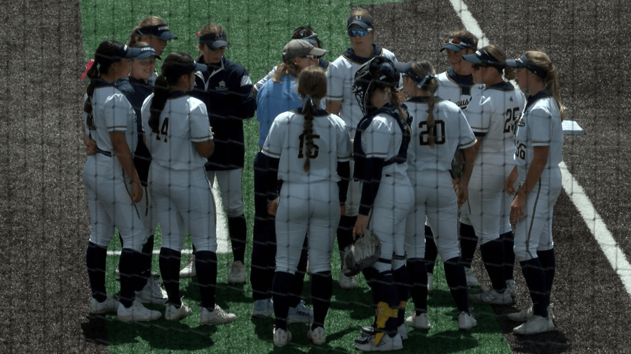 Sixth-inning surge leads Augie past MSU Moorhead