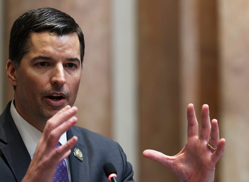Legislators seek to examine Kentucky Medicaid for ways to contain costs