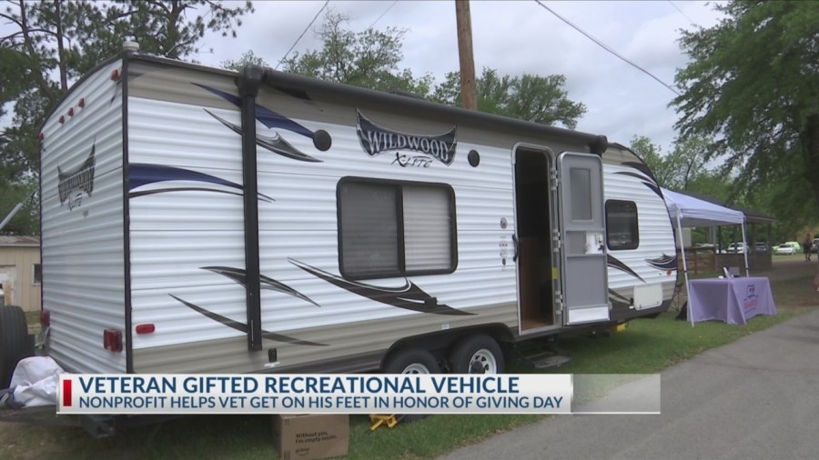 Nonprofit gifts RV to unhoused veteran in Tyler