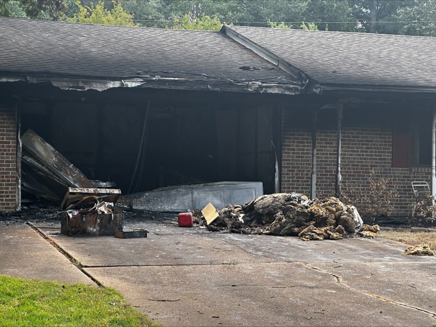 Longview house fire leaves pets dead, resident injured