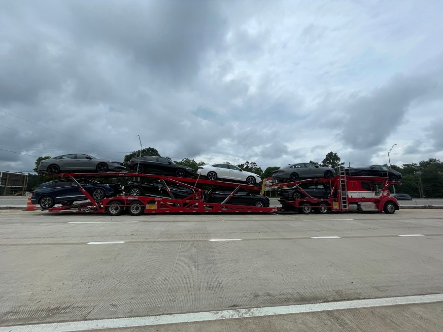1 dead after semi-truck hits man walking on US Highway 59 in Burke