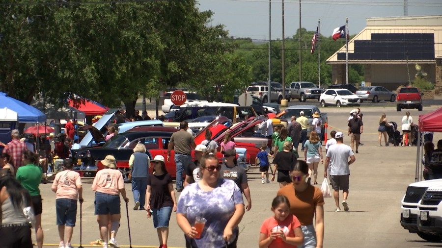 26th Park Fest brings families to downtown Iowa Park