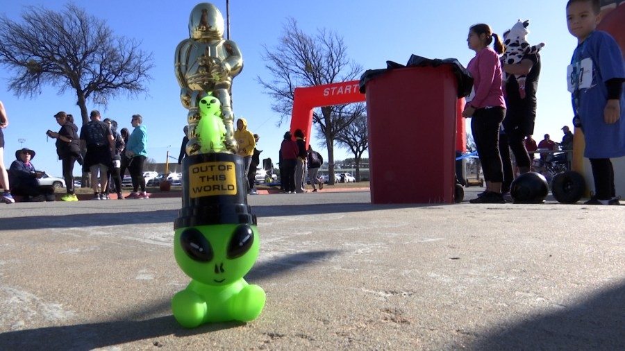 Runners dress up as aliens for Endurance House's Xpress Run