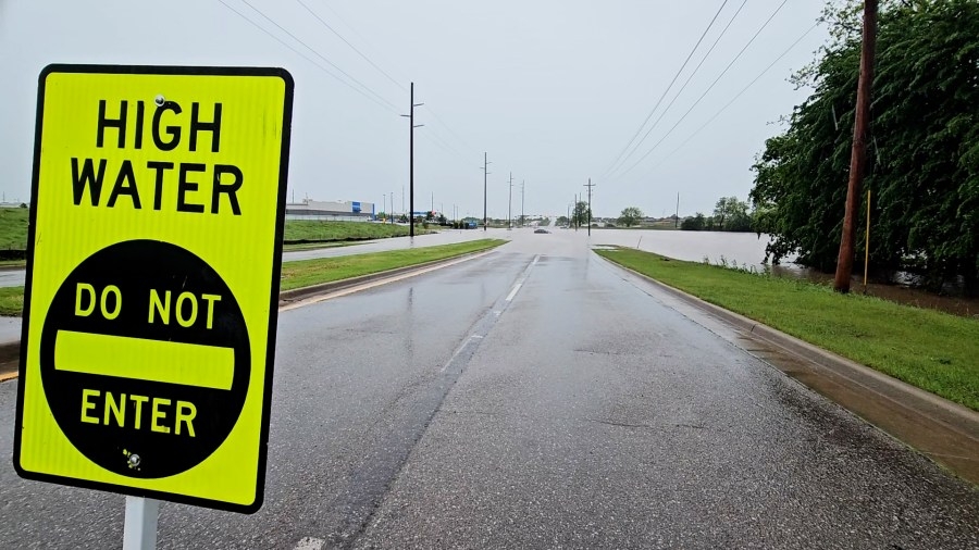 Oklahoma closings and delays