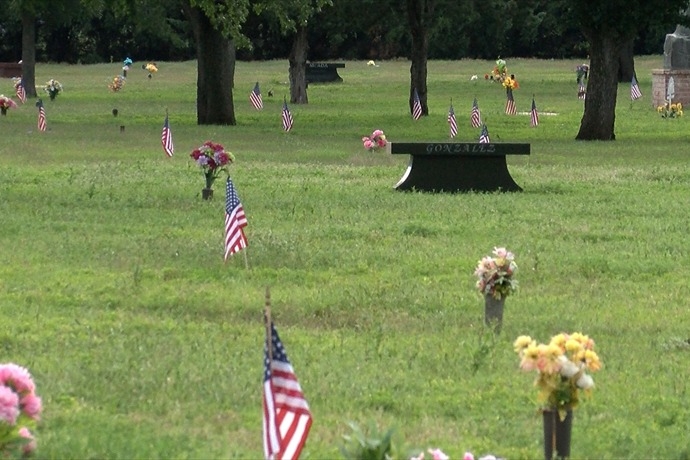 Community gathers to honor veterans at Crestview Memorial Park
