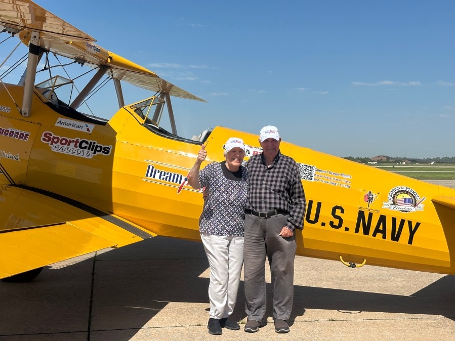 Veterans get free flight on WWII plane