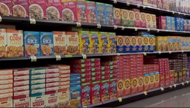 Bill banning dyes, additives from foods moves forward at Capitol
