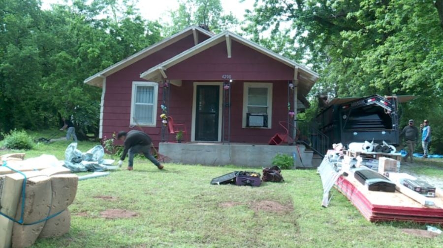 Construction company displays the Oklahoma Standard by donating free roof