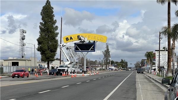 Auto Mall gets its own version of the iconic blue-and-gold Bakersfield arch