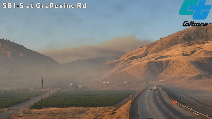 Brush fire burning near I-5 at Fort Tejon prompts evacuation warning
