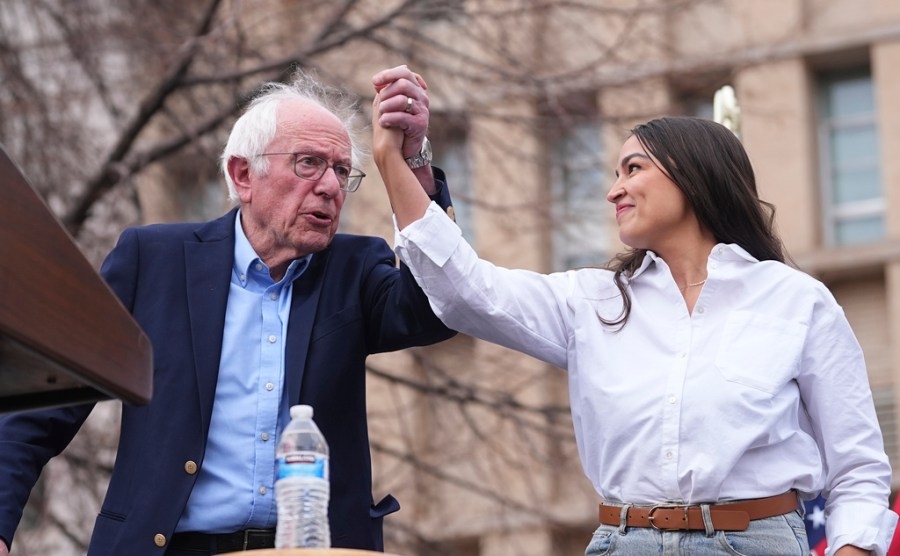 Bernie Sanders, Alexandria Ocasio-Cortez to visit Bakersfield as part of ‘Fighting Oligarchy' tour